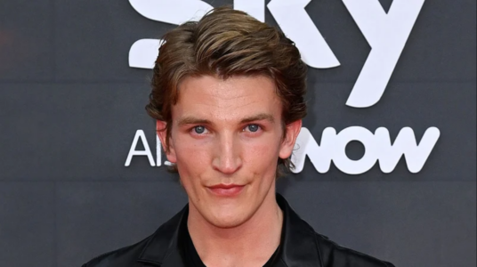 Ewan Mitchell